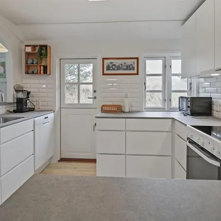 Aila - 1-4km From The Sea By Interhome